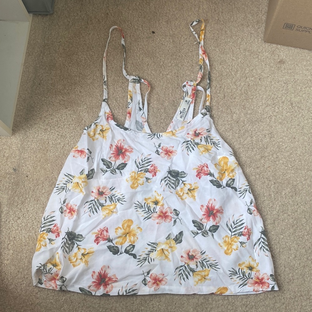 Flowery Tie-In-The-Back Tank Top